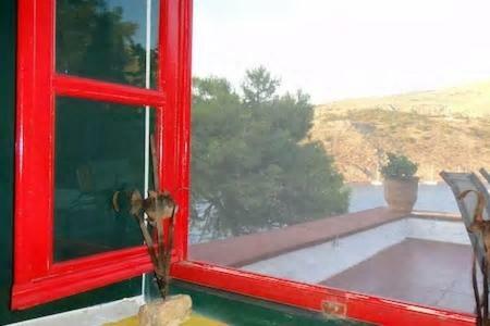 Tramontana * Hydra (Saronic Islands)